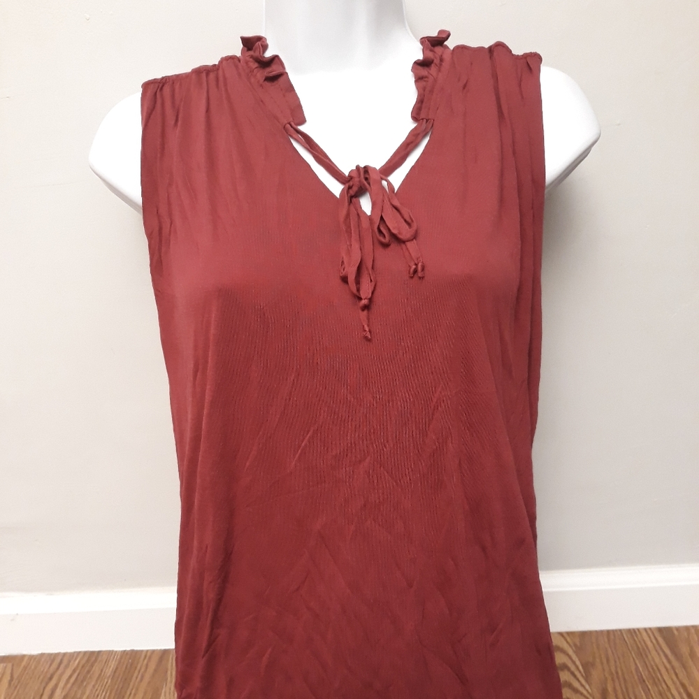 Dolan Left Coast size L top